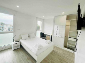 Large 4 Bedroom Apartment near metro - only 30 minutes to Paris and Disneyland